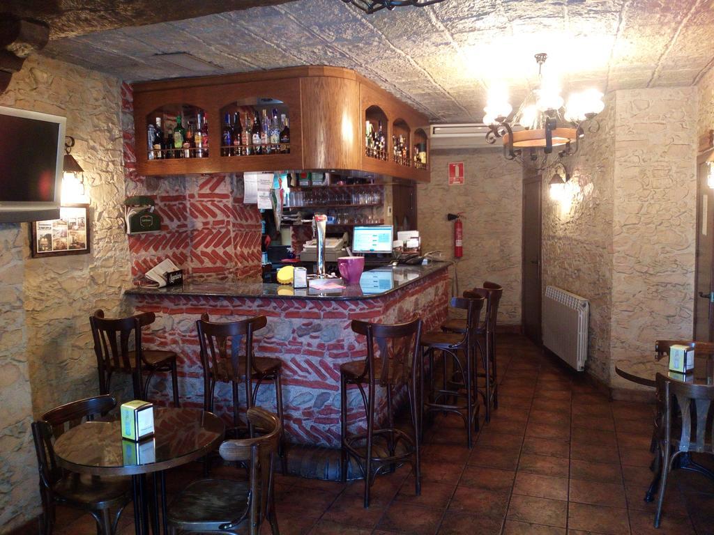 Hostal Restaurante Cornella Cornellà de Llobregat Exterior foto